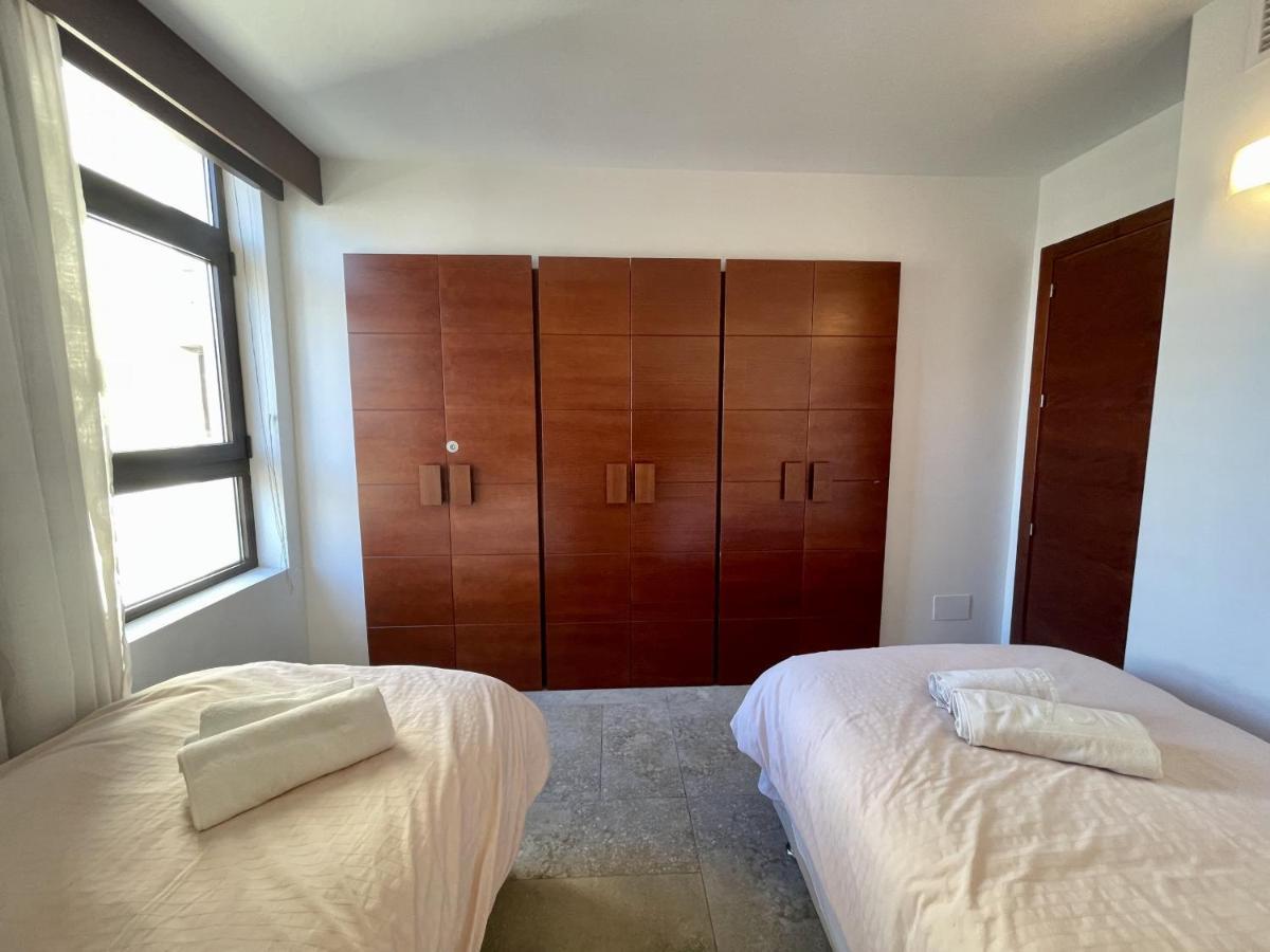 Exclusive Beachfront Apartment Torremolinos - Pool - Paddle - Tenis - Wifi - Central Aircon ภายนอก รูปภาพ