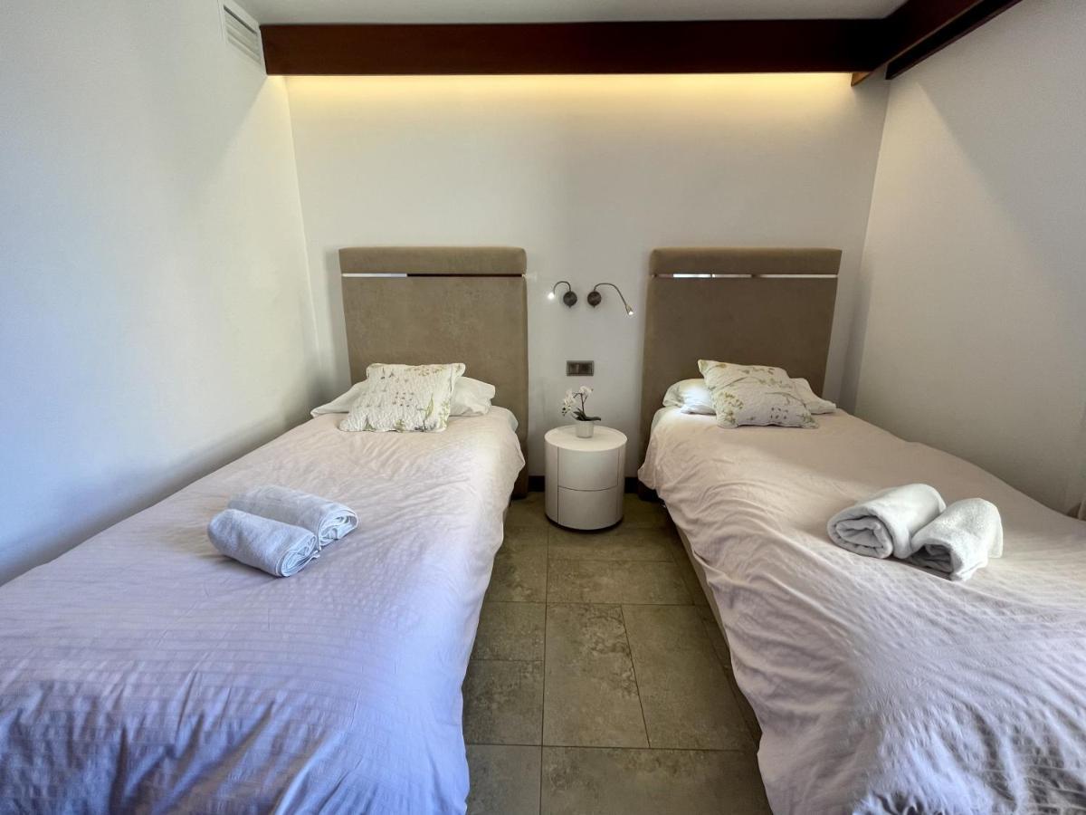 Exclusive Beachfront Apartment Torremolinos - Pool - Paddle - Tenis - Wifi - Central Aircon ภายนอก รูปภาพ
