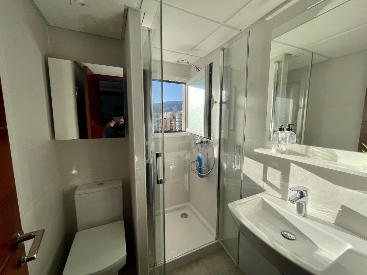 Exclusive Beachfront Apartment Torremolinos - Pool - Paddle - Tenis - Wifi - Central Aircon ภายนอก รูปภาพ